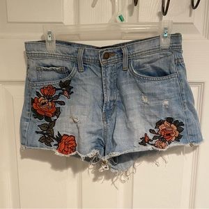 Embroidered shorts 🌸